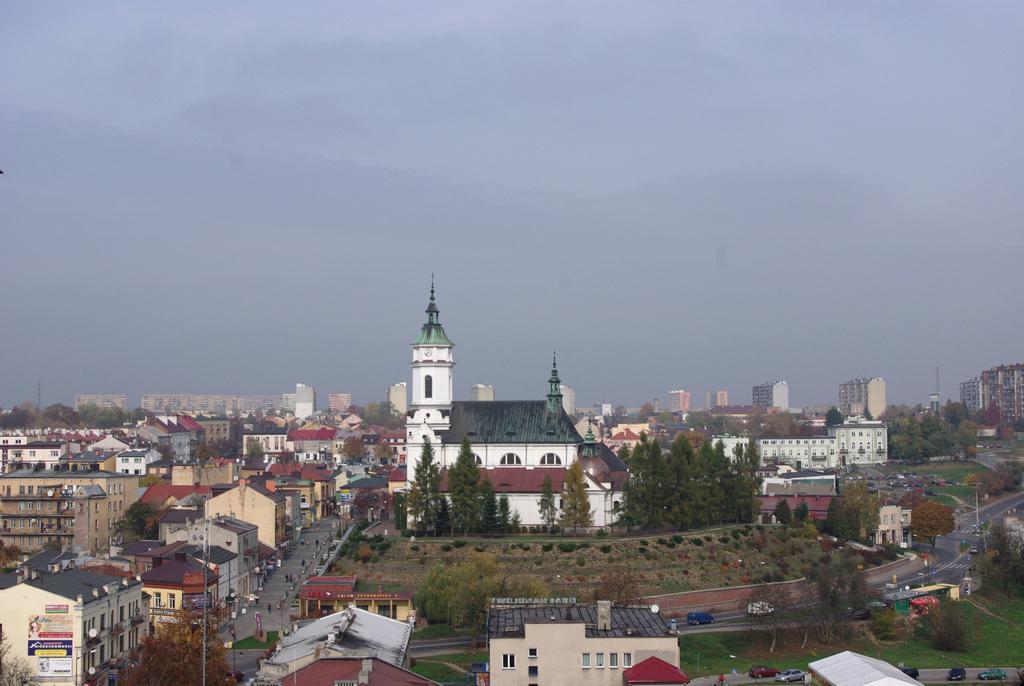 Hotel Accademia Ostrowiec Świętokrzyski Exterior foto
